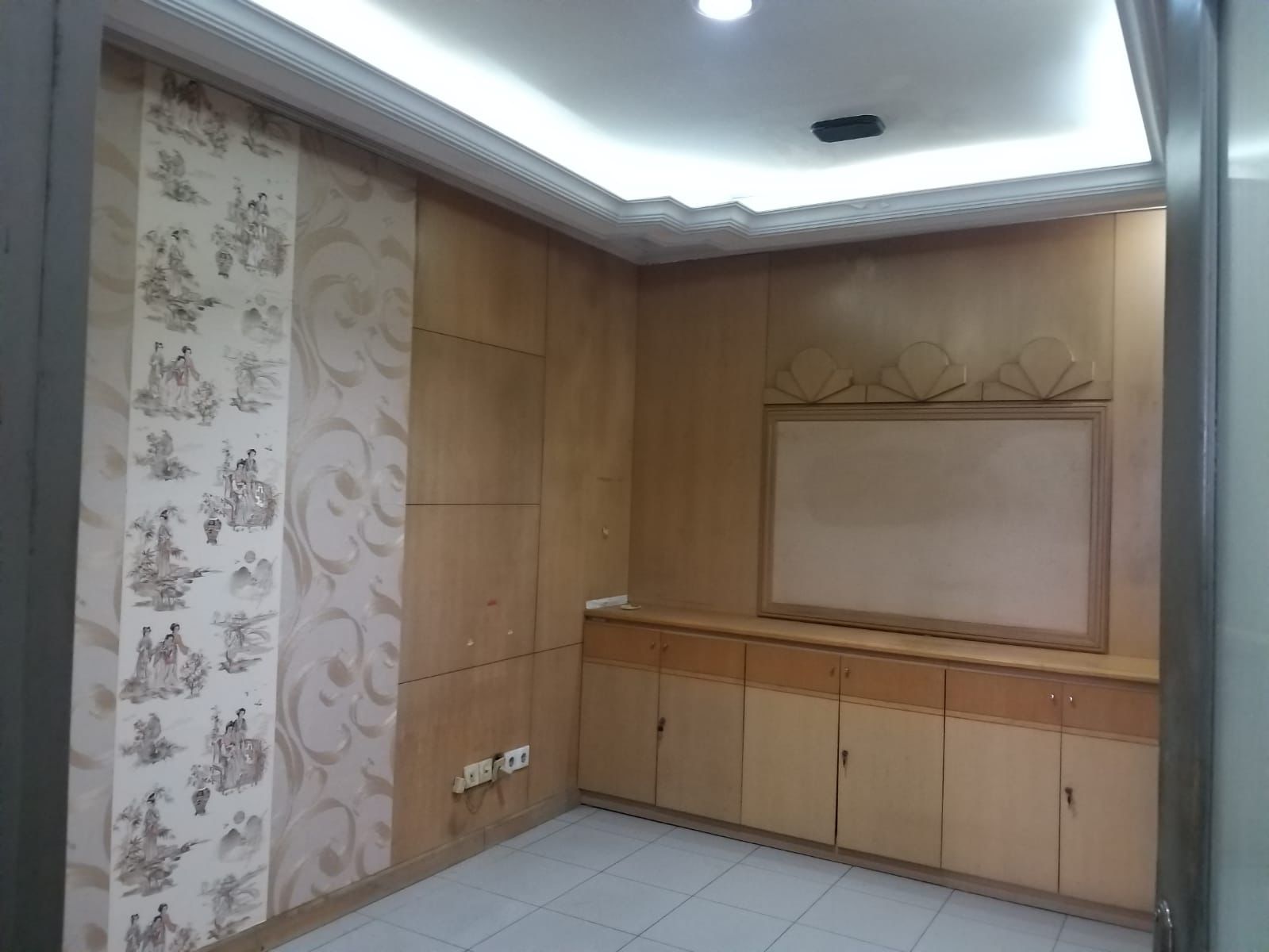 Ruko 4 Lantai siap pakai sudah renov di Gunung Sahari Raya