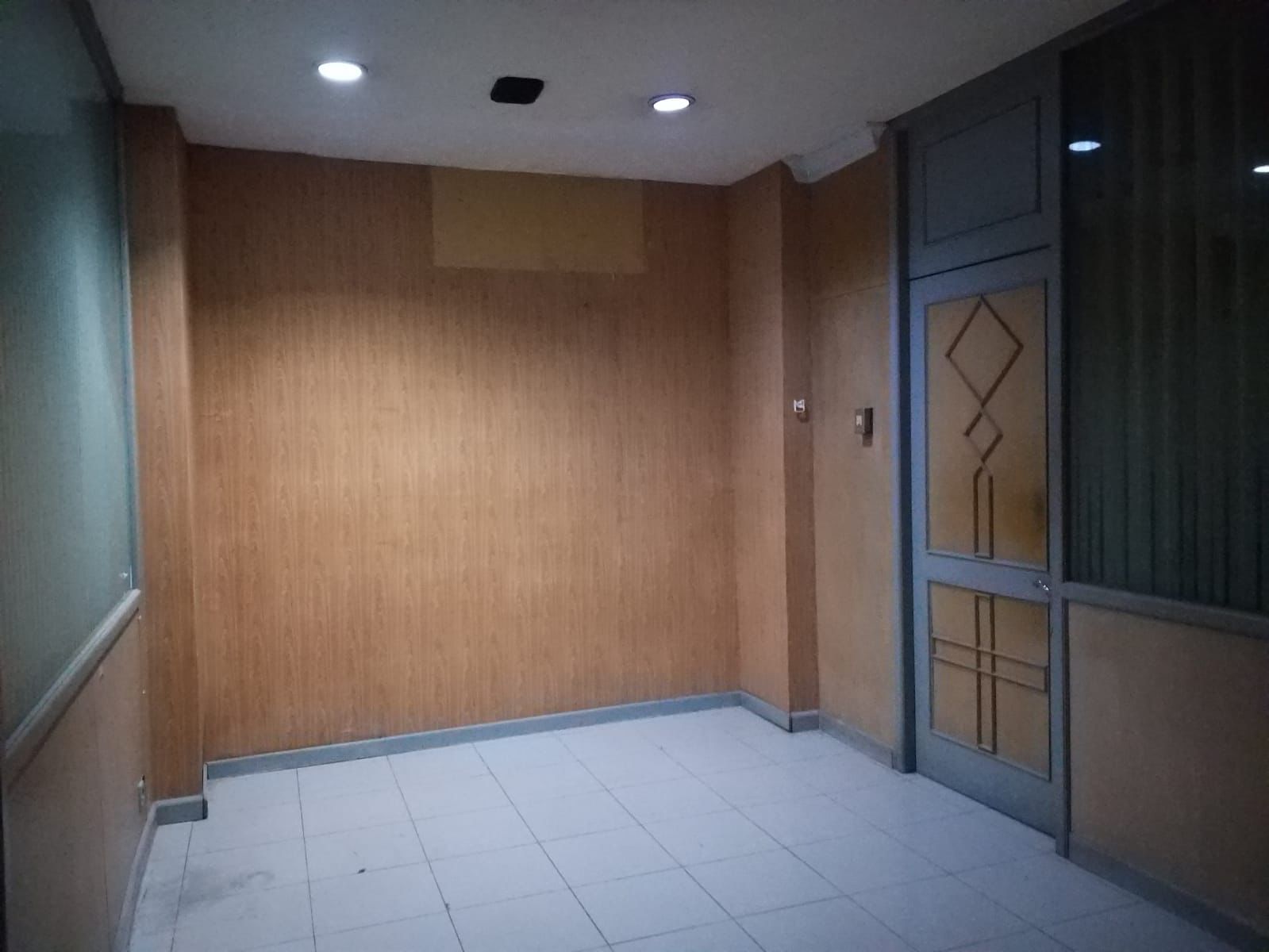 Ruko 4 Lantai siap pakai sudah renov di Gunung Sahari Raya