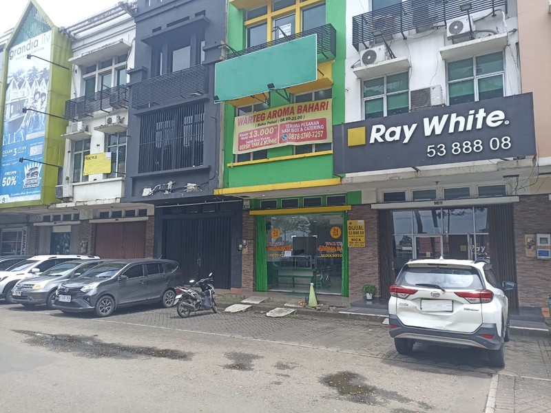 Ruko Toll Boulevard  Ruko 3 Lantai Hadap Jalan  JL. Pahlawah Seribu BSD city