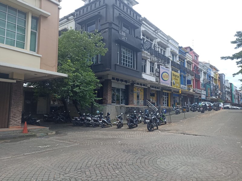 Ruko Toll Boulevard  Ruko 3 Lantai Hadap Jalan  JL. Pahlawah Seribu BSD city