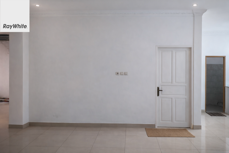 FOR SALE Rumah 2 Lantai Kebon Baru Tebet Jakarta Selatan