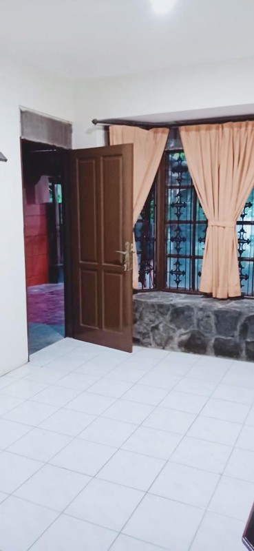 Rumah 1 Lantai, Siap Huni dalam Perumahan, Keamanan 24 Jam di Bintaro 