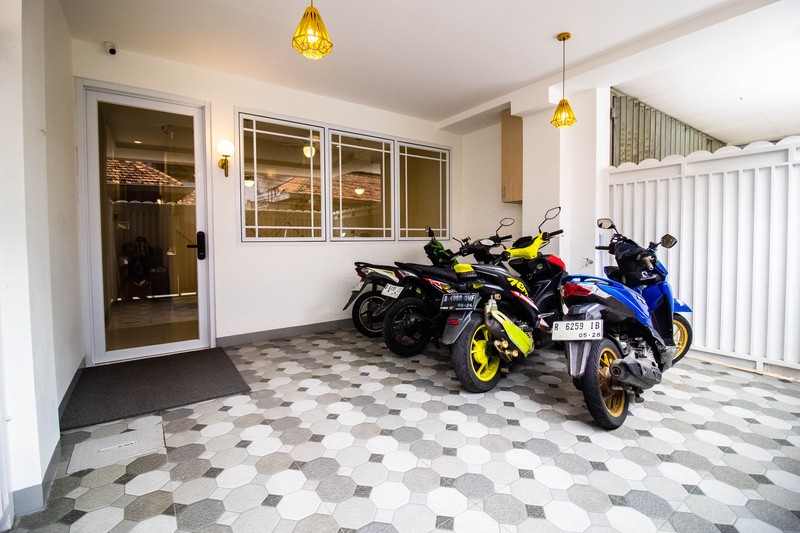 Dijual  Rumah Kost Strategis di Hasyim Ashari, Jakarta Pusat 