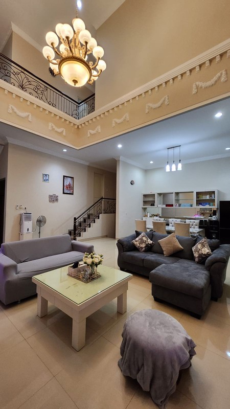 Rumah 2.5 lantai Villa Bukit Regensi VBR 3 Surabaya