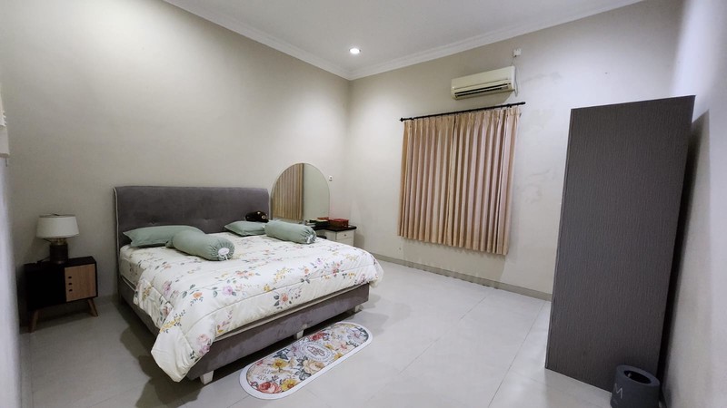 Rumah 2.5 lantai Villa Bukit Regensi VBR 3 Surabaya