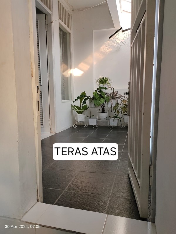 Langka!! Rumah 2 Lantai SHM Dekat MRT di Pondok Pinang - Lebak Bulus, Jakarta Selatan - Harga 700 Juta