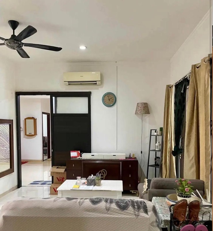 Rumah Luas di Emerald Residence Bintaro LT 242 m²