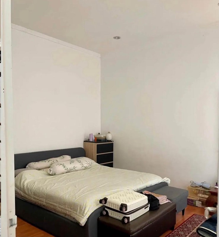 Rumah Luas di Emerald Residence Bintaro LT 242 m²