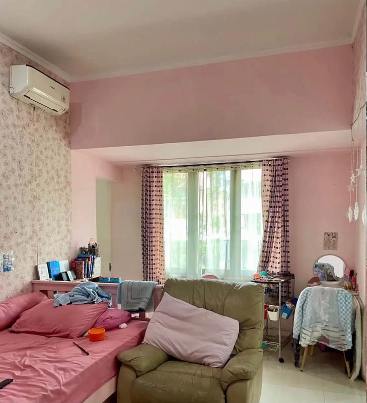 Rumah Luas di Emerald Residence Bintaro LT 242 m²