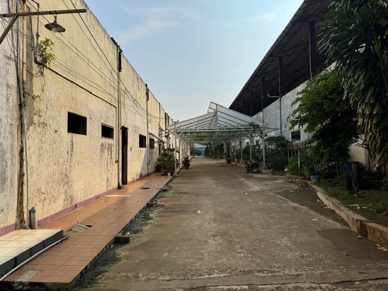 Gudang Cocok untuk Pabrik Industri atau pergudangan di Jl. Daan Mogot Batu Ceper 