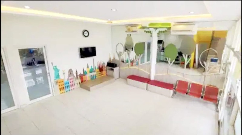 Dijual Rumah 2 Lantai - Raya Babatan Pratama 