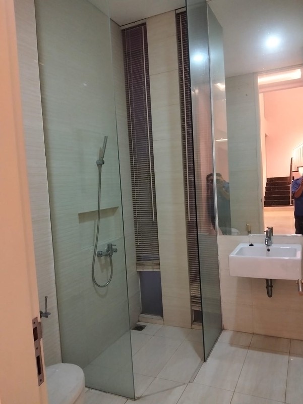 Disewakan Rumah Laguna Pakuwon Cluster Palm Beach Surabaya Timur