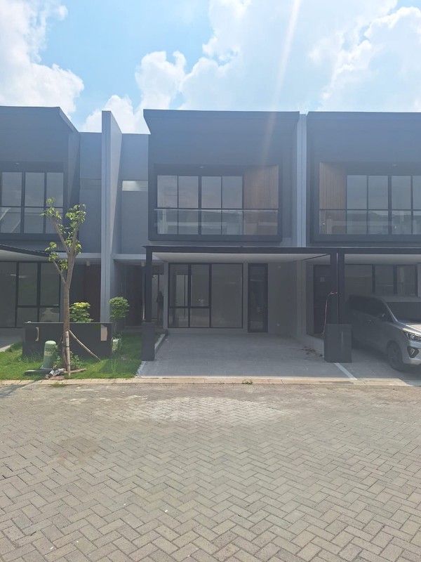 Dijual Rumah Mewah Minimalis - North West Central 