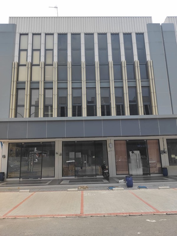 Ruko Siap Untuk Usaha Di Kota Wisata, toll Nagrak