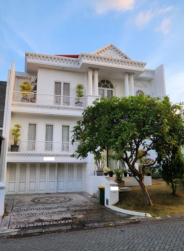 Jual RUmah 2.5 Lantai Villa Bukit Regensi III Pakuwon Indah Surabaya Barat