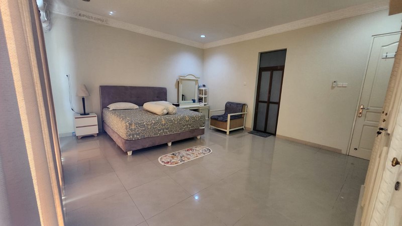 Jual RUmah 2.5 Lantai Villa Bukit Regensi III Pakuwon Indah Surabaya Barat