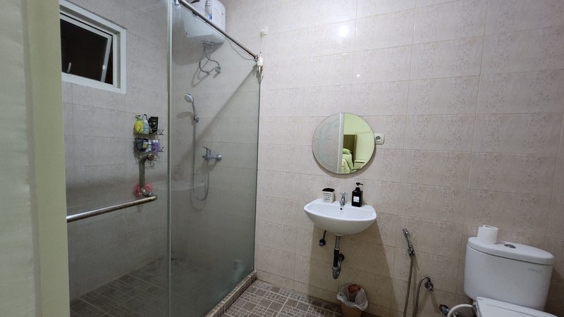 Jual RUmah 2.5 Lantai Villa Bukit Regensi III Pakuwon Indah Surabaya Barat