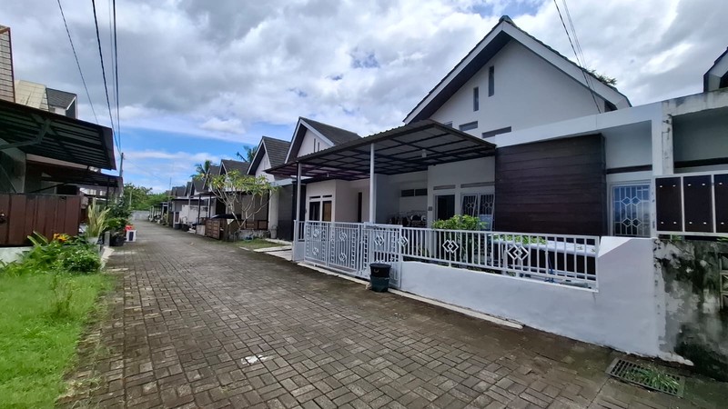 Rumah Tinggal dalam Perumahan Lokasi Dekat Kantor Pemda Sleman 