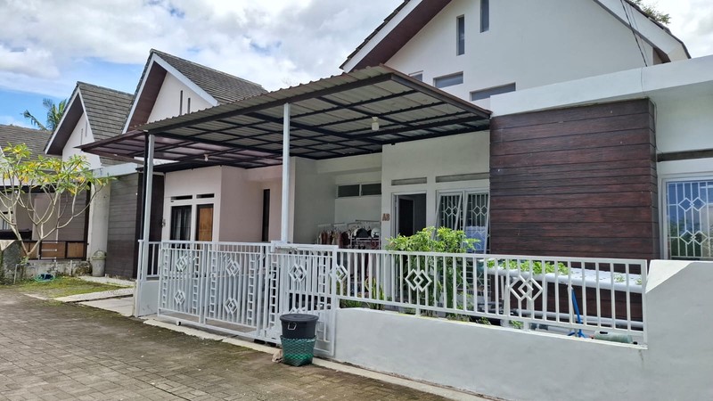 Rumah Tinggal dalam Perumahan Lokasi Dekat Kantor Pemda Sleman 