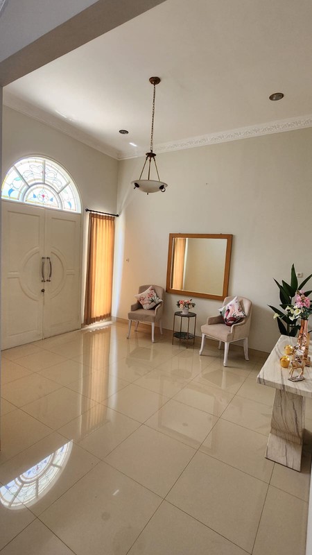 Jual Rumah Villa Bukit Regensi VBR III Pakuwon Indah Surabaya Barat 