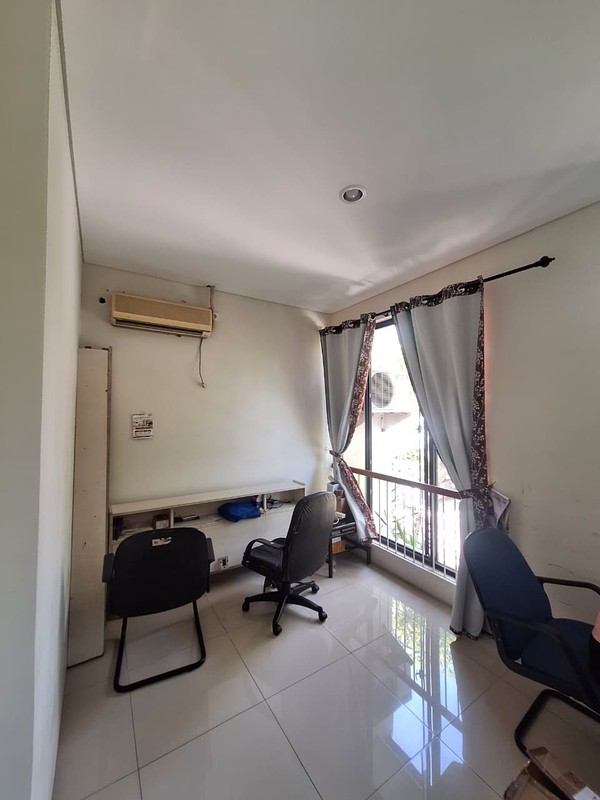 Dijual Rumah Minimalis - North West Lake