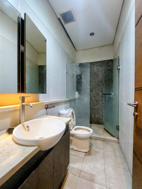 Dijual Cepat! Rumah SHM di Jakarta Selatan | 3+1 KT 3+1 KM | Carport 2 Mobil | Siap Huni