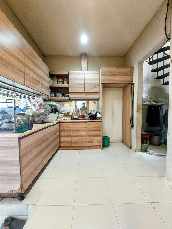 Dijual Cepat! Rumah SHM di Jakarta Selatan | 3+1 KT 3+1 KM | Carport 2 Mobil | Siap Huni