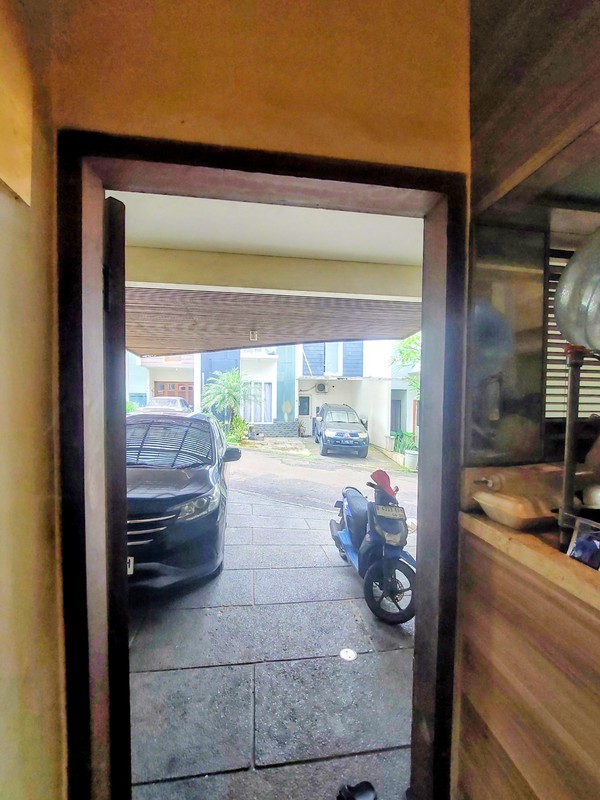 Dijual Cepat! Rumah SHM di Jakarta Selatan | 3+1 KT 3+1 KM | Carport 2 Mobil | Siap Huni
