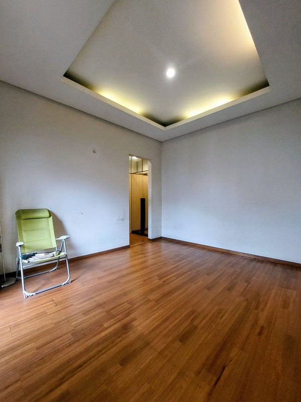 Dijual Cepat! Rumah SHM di Jakarta Selatan | 3+1 KT 3+1 KM | Carport 2 Mobil | Siap Huni