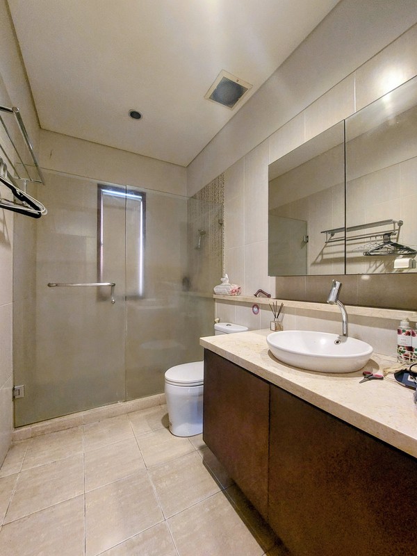 Dijual Cepat! Rumah SHM di Jakarta Selatan | 3+1 KT 3+1 KM | Carport 2 Mobil | Siap Huni