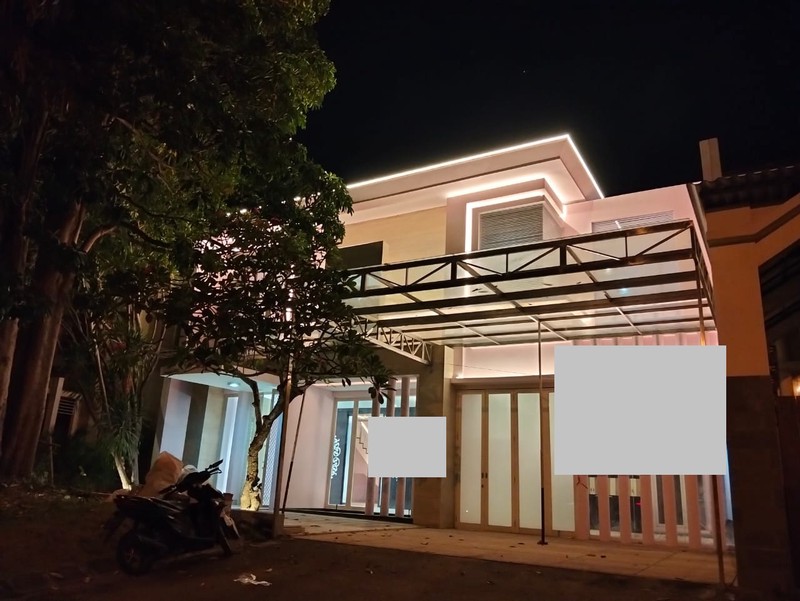 Di sewakan Rumah 2 Lantai Laguna Pakuwon City Cluster Palm Beach Surabaya Timur