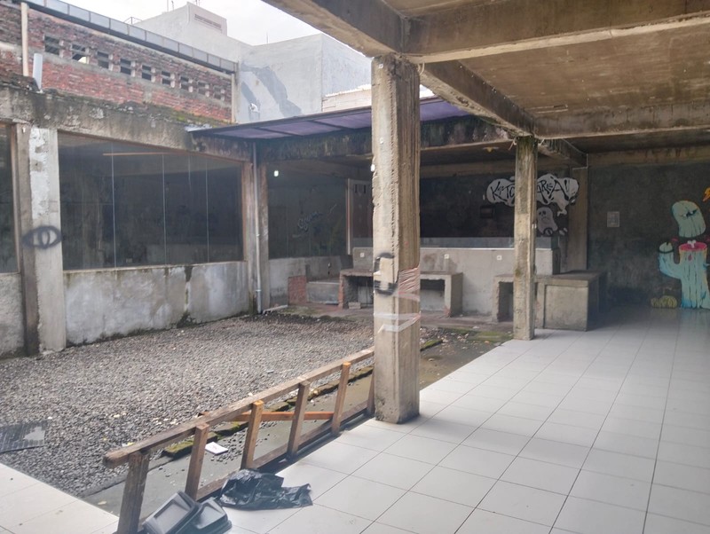 Di sewakan Rumah Usaha Strategis Raya Rungkut Asri Utara Surabaya Timur