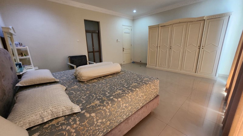 Jual Rumah Cantik Villa Bukit Regensi VBR III Pakuwon Indah Surabaya Barat