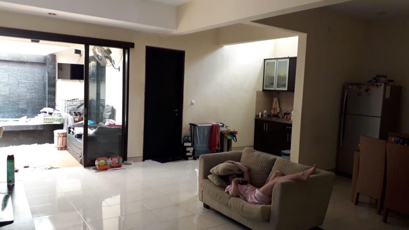 Rumah SHM Nginden Intan Surabaya LT 210 m²