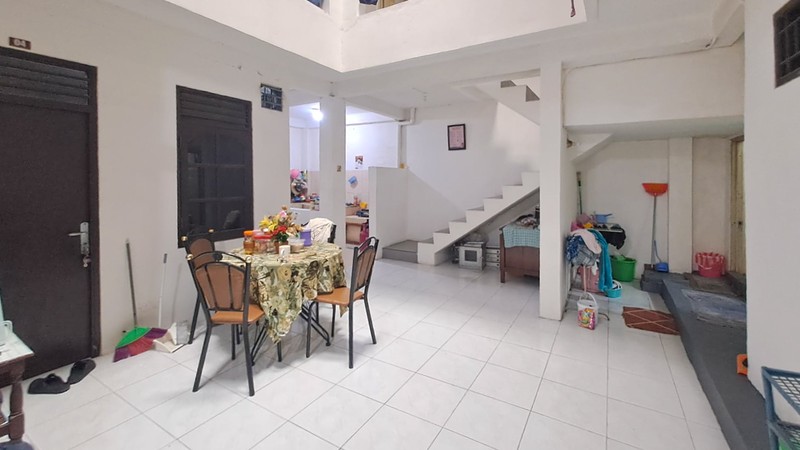 Rumah Kost Bergaya Klasik Yang Berlokasi Sangat Strategis Di Kebon Kacang, Tanah Abang, Jakarta Pusat