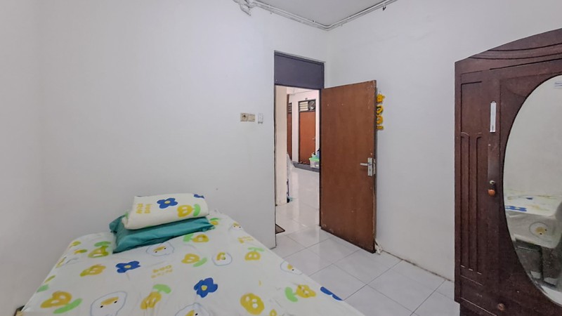 Rumah Kost Bergaya Klasik Yang Berlokasi Sangat Strategis Di Kebon Kacang, Tanah Abang, Jakarta Pusat