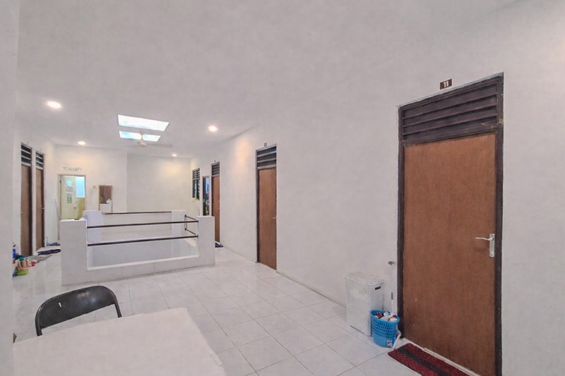 Rumah Kost Bergaya Klasik Yang Berlokasi Sangat Strategis Di Kebon Kacang, Tanah Abang, Jakarta Pusat