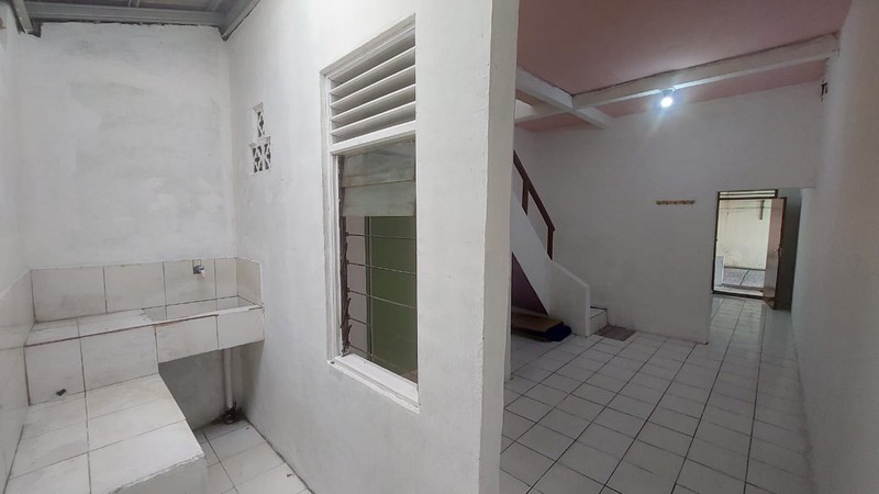 Rumah dan Kontrakan 10 Unit di daerah Jakasampurna, Bekasi Barat. Cocok untuk Bisnis Jangka Panjang.