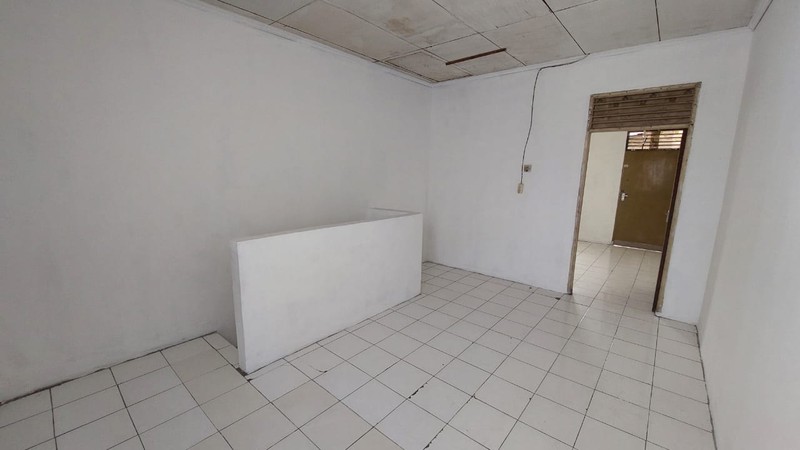 Rumah dan Kontrakan 10 Unit di daerah Jakasampurna, Bekasi Barat. Cocok untuk Bisnis Jangka Panjang.