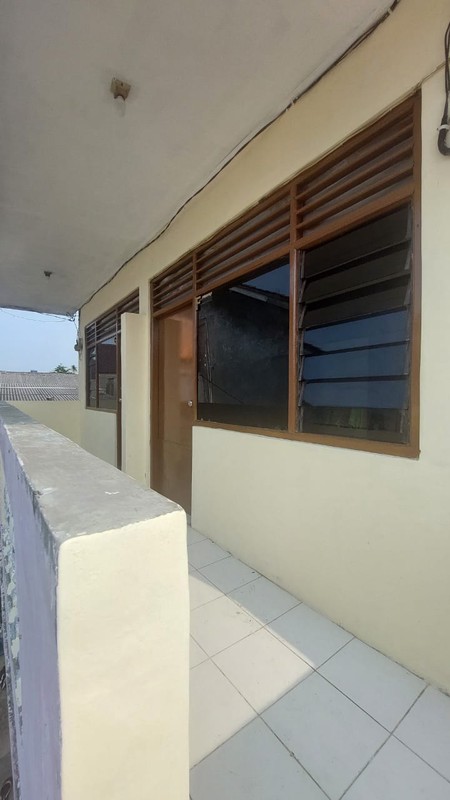 Rumah dan Kontrakan 10 Unit di daerah Jakasampurna, Bekasi Barat. Cocok untuk Bisnis Jangka Panjang.