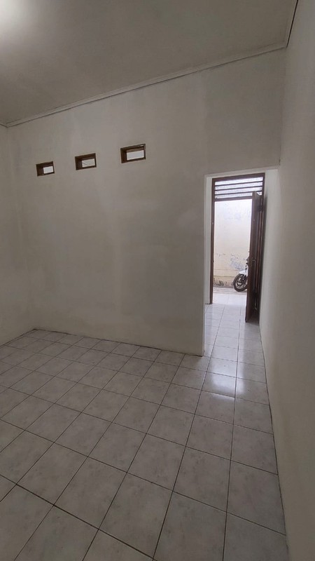 Rumah dan Kontrakan 10 Unit di daerah Jakasampurna, Bekasi Barat. Cocok untuk Bisnis Jangka Panjang.