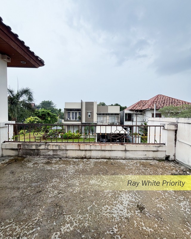 Rumah Mewah Harga NJOP di Bintaro Jaya Jakarta Selatan - Ada Swimming Pool