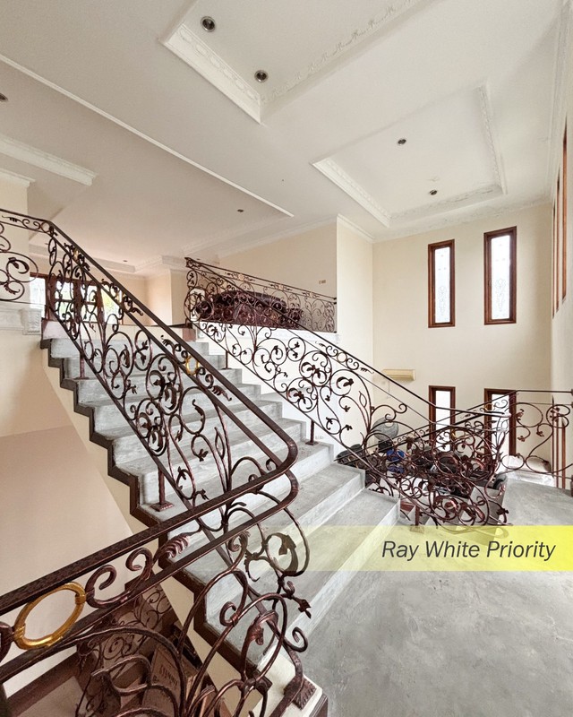Rumah Mewah Harga NJOP di Bintaro Jaya Jakarta Selatan - Ada Swimming Pool