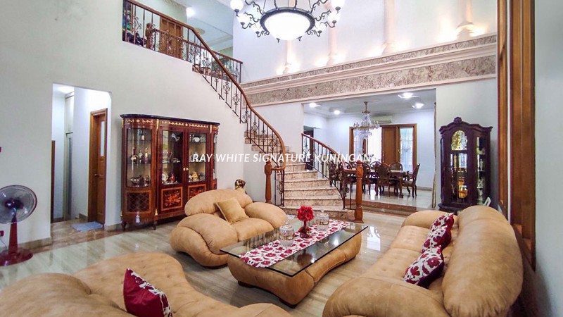 Rumah Mewah di Komplek Peruri Dekat Kawasan Premium Permata Hijau