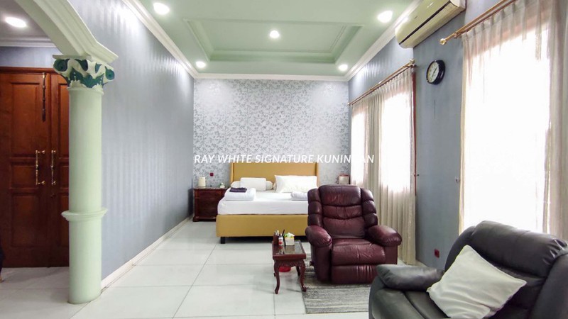 Rumah Mewah di Komplek Peruri Dekat Kawasan Premium Permata Hijau