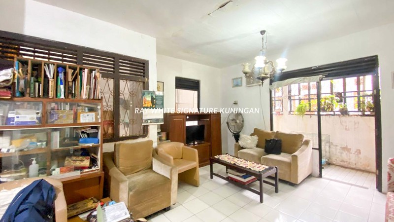 Rumah Kost Strategis di Jl Sumbangsih V Setiabudi - Dekat MRT & Perkantoran