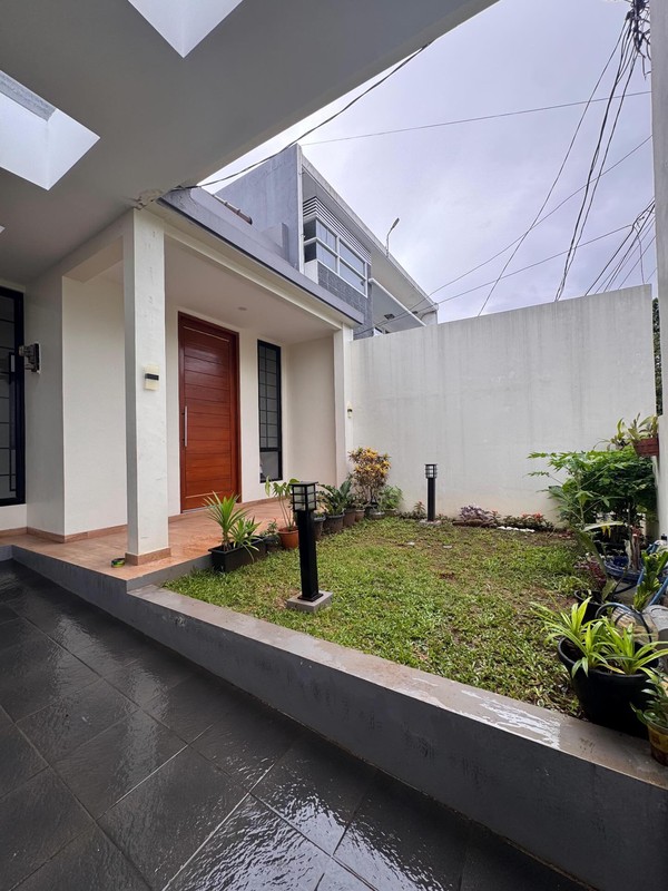 Rumah Strategis di Villa Melati Mas Serpong