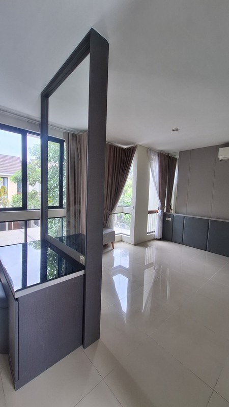 DISEWAKAN RUMAH FULL FURNISHED NORTH WEST LAKE CITRALAND