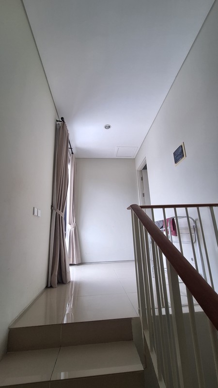 DISEWAKAN RUMAH FULL FURNISHED NORTH WEST LAKE CITRALAND