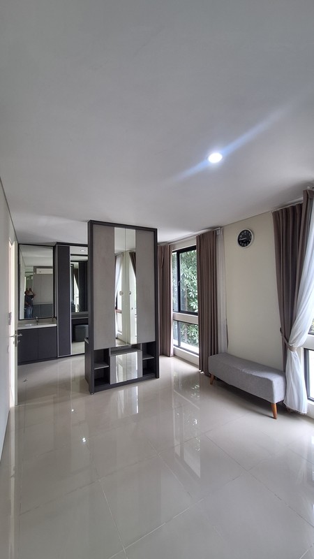 DISEWAKAN RUMAH FULL FURNISHED NORTH WEST LAKE CITRALAND